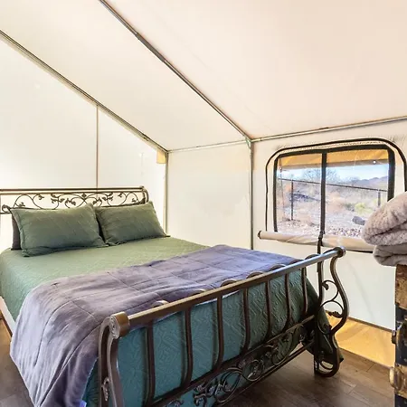 Silver Spur Homestead Luxury Glamping -The Tombstone Exterior photo