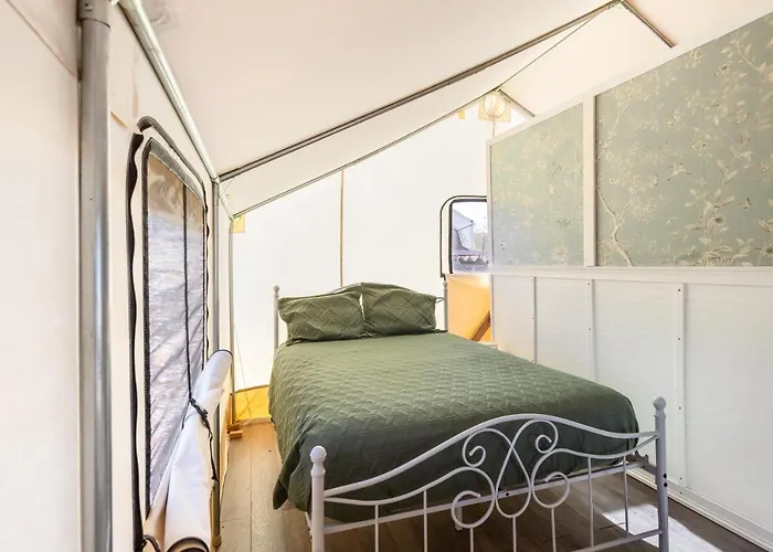 Silver Spur Homestead Luxury Glamping -The Tombstone